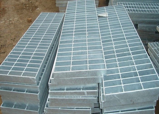 Trung Quốc Thép mạ kẽm chống ăn mòn bạc 32 x 5 đường kim loại nhà cung cấp