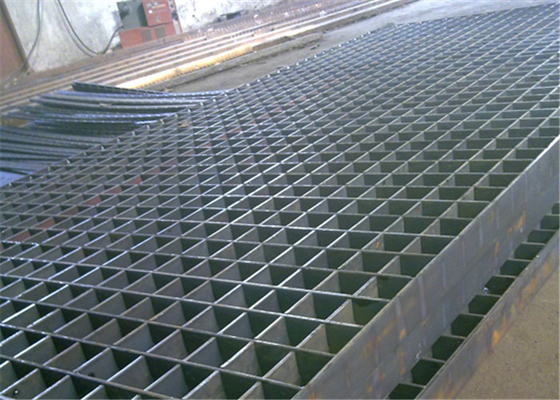 Trung Quốc Serrated Type Metal Grate Ván sàn Tấm lưới thép Ván ép Twisted Bar nhà cung cấp