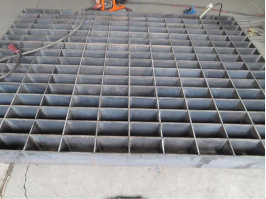 Bậc thang lưới thép ổn định mạ kẽm nhúng nóng
