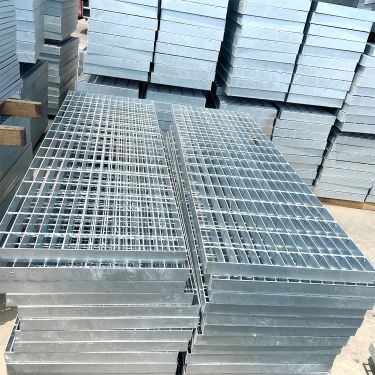 Thép hàn Bar Grating kim loại serrated thoát nước răng thép Grating HDG thép serrated sàn Gratings
