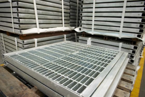 Giá đỡ sàn bằng thép lưới thoát nước rãnh bằng thép không gỉ, thép mạ kẽm, nhôm 19W4 chịu tải nặng, giá cho nền tảng lối đi