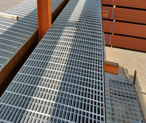 Anti-Rust Hot-DIP Galvanized Steel Grating with 20 x 3 to 100 x 6 Bearing Bar and Customizable Pitch for Industrial Walkways (Thiên lưới thép galvanized nóng ngâm chống rỉ với 20 x 3 đến 100 x 6 Bearing Bar và vị trí tùy chỉnh cho đường đi công nghiệp)