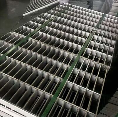 Tấm grating thép mạ kẽm nhúng nóng với độ bền cao và kích thước tùy chỉnh cho nắp mương ngoài trời