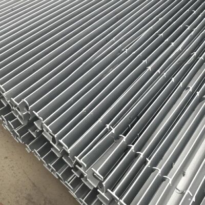 Tấm grating thép mạ kẽm răng cưa với thanh chịu lực 20x3 cho sàn công nghiệp chịu tải nặng