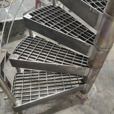 Hot Dip Galvanized Steel Bar Grating Stair Tread cho Giao tải nặng với kích thước tùy chỉnh