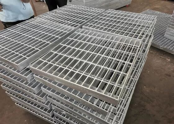 Nền tảng lưới thép galvanized chống rỉ sét với bề mặt chống trượt có sợi dây cho đường đi bộ công nghiệp