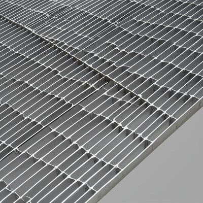 Nền tảng lưới thép galvanized chống rỉ sét với bề mặt chống trượt có sợi dây cho đường đi bộ công nghiệp