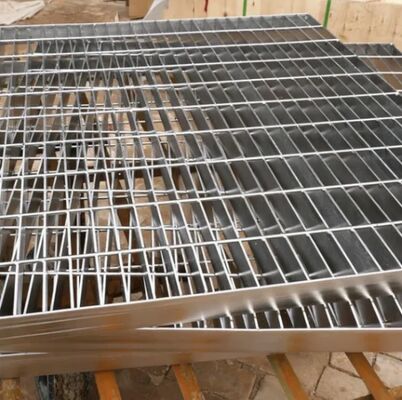 Nắp cống xăng thép chống trượt hạng nặng với tính chất chống axit / kiềm cho sử dụng ngoài trời