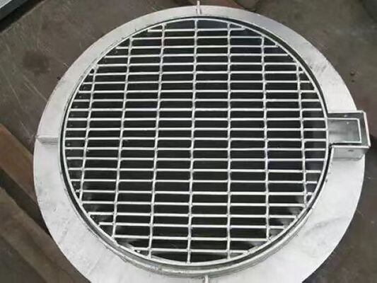 Q235 Carbon Steel Walking Steel Grating with Hot Dip Galvanized and Serrated Surface for High Strength and Durability