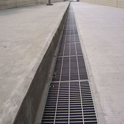 Trench Steel Grating Drain Cover Đối với sàn 24 - 200mm Cross Bar Pitch