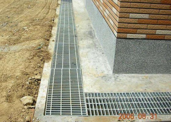 Thép ống bằng thép carbon thấp Vỏ bọc 30 X 5 Vòng bi Bar Thanh bạc / Đen