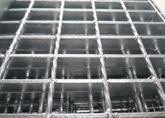 8mm x 8mm Thép xoắn Bar Heavy Duty Steel Grating Tải trọng nặng Mở rộng lưới kim loại