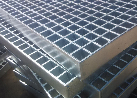 70mm x 6mm Tấm sàn công nghiệp Tấm lưới thép mạ kẽm Thanh ngang Cross Bar 8mm x 8mm