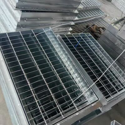Hot-DIP galvanized thép lưới cầu thang với chống trượt và đặc tính công suất nặng