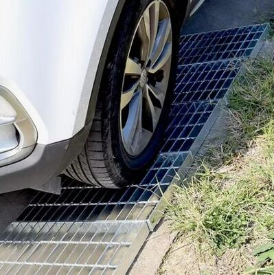 Sợi dây chuyền thép rào với kết thúc galvanized ngâm nóng và kích thước tùy chỉnh cho các nền tảng công nghiệp